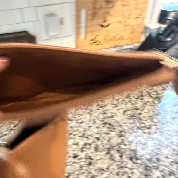 COPY - COPY - Gently Used Reversable Leather Coach Tote! - Picture 4 of 11